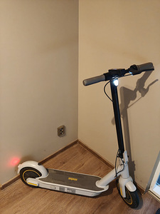 Ninebot KickScooter MAX G30LE (2 foto / 4)
