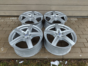 Alutec Grip 5x108 18" valuveljed (2 foto / 6)