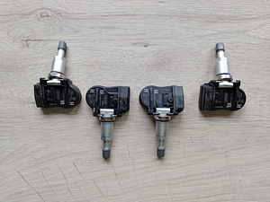 4x 433MHz rehvirõhuandur (1 foto / 3)