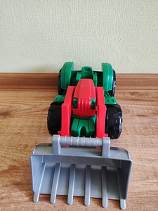 Traktor (3 foto / 3)