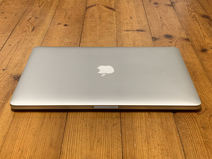 Apple Macbook Pro Retina 256GB/16GB (15-inch, 2015) (4 foto / 4)