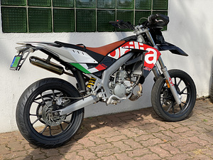 Aprilia SX 50 2016 (6 foto / 8)