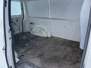 Volkswagen Transporter T5 (14 foto / 14)