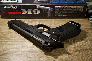UUS KJW Beretta M9 Airsoft 6mm püstol CO2 Blowback (8 foto / 8)