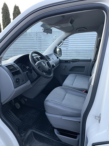 Volkswagen Transporter T5 1.9TDI 62kW (9 foto / 13)