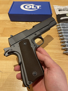 НОВЫЙ KWC/Cybergun Colt M1911 Airsoft 6mm пистолет CO2 Blowb (9 фото из 9)