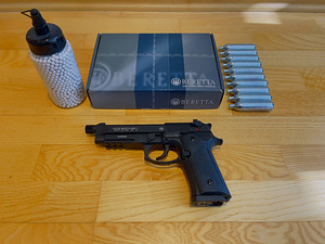 UUS UMAREX BERETTA M9A3 Airsoft 6mm CO2 Blowback (2 фото из 8)