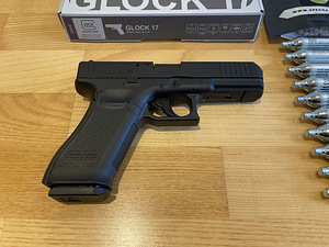 UUS UMAREX Glock 17 gen 5 Airsoft 6mm püstol CO2 Blowback (3 foto / 10)