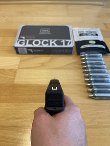 UUS UMAREX Glock 17 gen 5 Airsoft 6mm püstol CO2 Blowback (8 foto / 10)