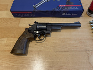 UUS UMAREX SMITH & WESSON M29 6,5" 4,5mm CO2 õhurevolver (4 foto / 10)