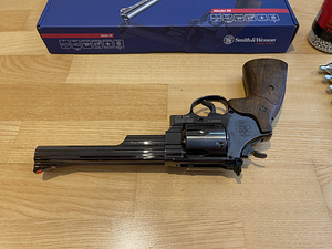 UUS UMAREX SMITH & WESSON M29 6,5" 4,5mm CO2 õhurevolver (5 foto / 10)