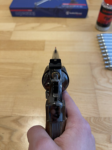 UUS UMAREX SMITH & WESSON M29 6,5" 4,5mm CO2 õhurevolver (7 foto / 10)