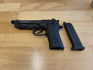 UUS UMAREX BERETTA M9A3 õhupüstol 4,5mm CO2 Blowback-iga (9 foto / 10)