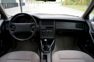 Audi 80 B3 1.9D 50kW 1990 (11 foto / 15)