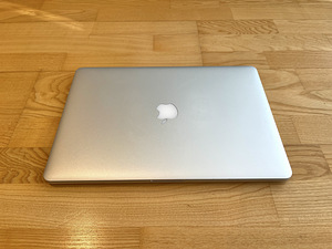 Apple Macbook Pro Retina 256GB/16GB (15-inch, mid-2015) (2 foto / 3)