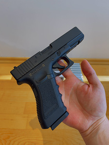 НОВЫЙ UMAREX Glock 17 gen 3 пневматический пистолет 4,5 мм C (9 фото из 10)