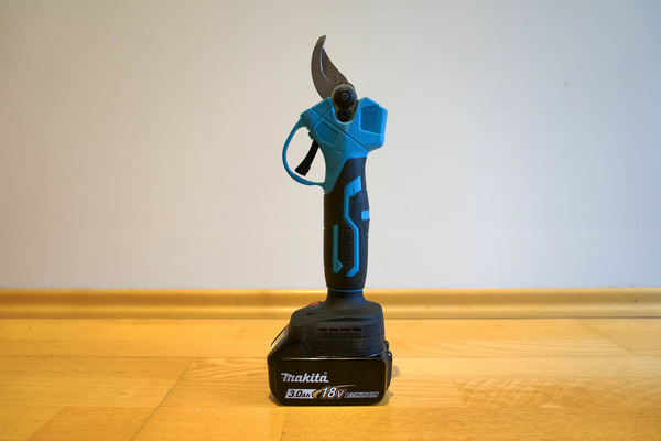 НОВЫЕ аккумуляторные секаторы (подходят для аккумуляторов Makita 18V)