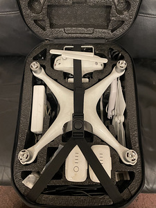 DJI Фантом 4 (2 фото из 2)