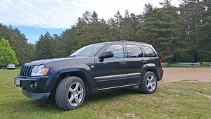 Jeep Grand Cherokee (2 фото из 6)