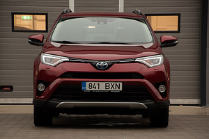 Toyota RAV4 Premium 2018a 2.5 114kw nelikvedu (1 foto / 15)