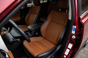 Toyota RAV4 Premium 2018a 2.5 114kw nelikvedu (8 foto / 15)