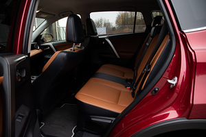 Toyota RAV4 Premium 2018a 2.5 114kw nelikvedu (9 foto / 15)