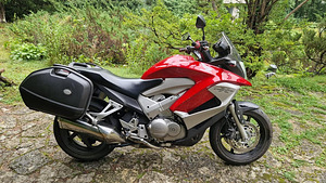 HONDA VFR800X Crossrunner ABS, V4 VTEC 2013 (4 foto / 7)