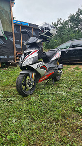 Aprilia sr50r (1 фото из 3)