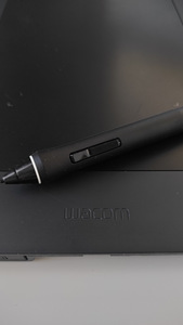 Цифровой планшет для рисования WACOM Intuos Pro