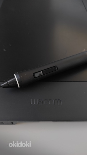 Цифровой планшет для рисования WACOM Intuos Pro (фото #1)