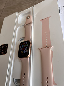 Apple Watch SE 44mm GPS+LTE Gold (1 foto / 3)