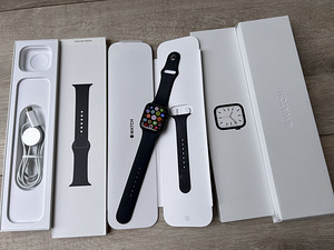 Apple Watch 7 45mm GPS Midnight (2 foto / 3)