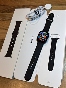 Apple Watch 8 45mm GPS Midnight (3 foto / 3)