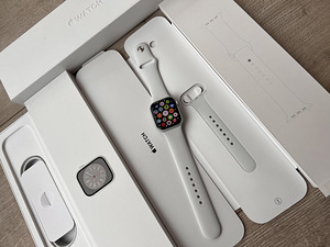 Apple Watch 8 41mm GPS+Cellular Silver (1 foto / 2)
