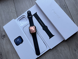 Apple Watch 9 41mm GPS+LTE (1 foto / 2)