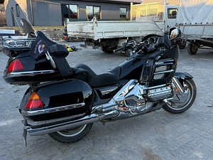 Honda goldwing gl1800 (3 foto / 10)