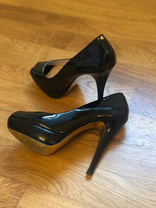 Каблуки Ted Baker 36 (2 фото из 4)