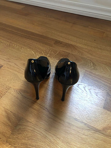 Каблуки Ted Baker 36 (3 фото из 4)