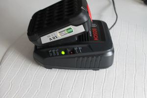 Akukettsaag Bosch Universal Chain 18V (3 foto / 3)