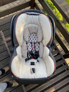 Maxi Cosi turvatool + isofix + turvatooli rattad (3 foto / 4)