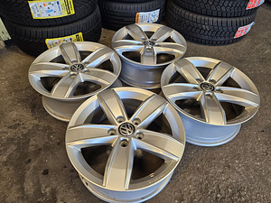 Volkswagen Original Veljed R 16 ( Škoda , Seat ) (1 foto / 4)