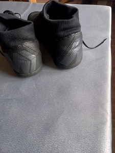 Nike sokiga kunstmuru jalgpallisaapad, puutsad 42,5 /UK 8. (3 foto / 3)