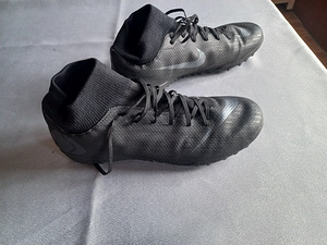 Nike jalgpallisaapad / puutsad (1 foto / 4)