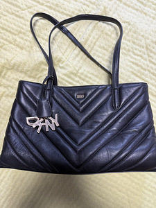 Кожаная сумка dkny (1 фото из 4)