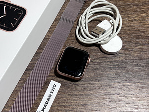 Apple Watch Series 5, 40mm, Gold GPS (2 foto / 2)