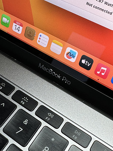 Apple Macbook Pro 512GB/16GB/i7 (13-inch, 2017), Space Grey (4 foto / 4)