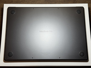 Apple Macbook M3 Pro 12C/18C 512GB/36GB (16-inch, 2023), Mid (3 foto / 3)