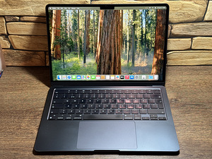 Apple Macbook Air M2 512GB/8GB (13-inch, 2022), Midnight SWE (1 foto / 3)