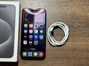 Apple iPhone 15 Pro Max 256gb, Black Titanium (1 foto / 3)