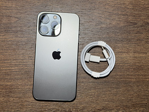 Apple iPhone 13 Pro 256 ГБ, графит (3 фото из 3)